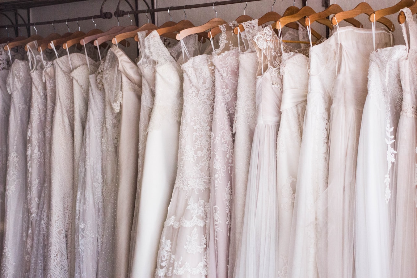 6 lời khuyên của chuyên gia về cách chọn váy cưới hoàn hảo